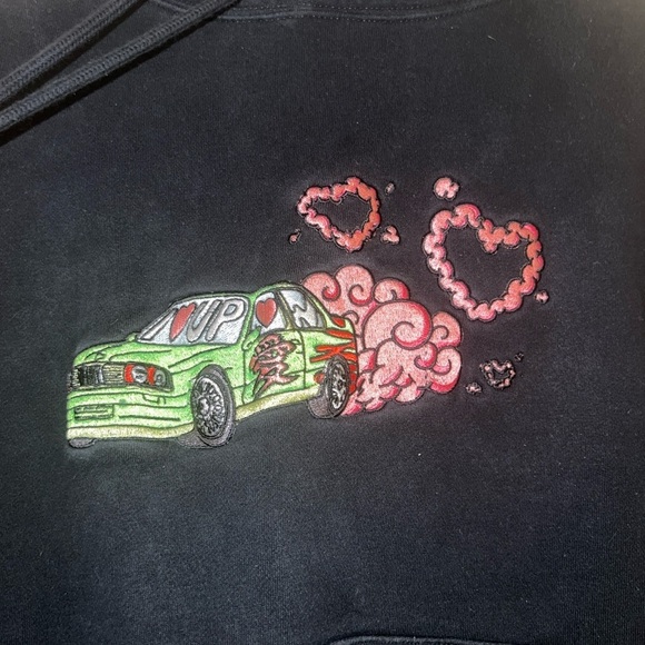 Under Pressure Hoodie Unisex Black Heavily Embroidered Stitch Drift Car Design - Picture 2 of 7